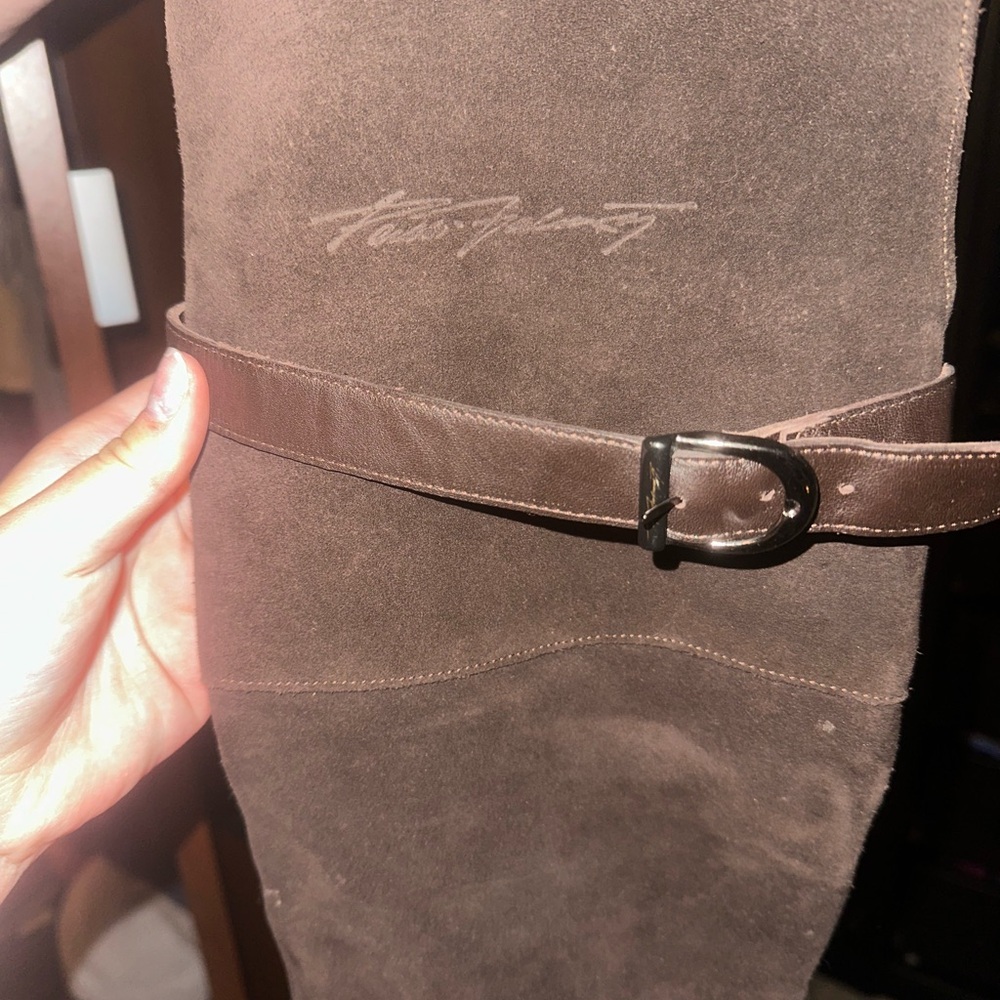 Elegant Chocolate Over the Knee Boots - Picture 2 of 3
